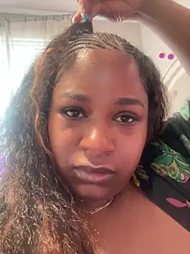 BigFineSelena online show from May 25, 2026, 4:28 pm