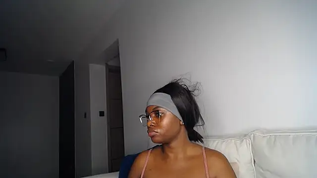 Snapshot of Pretty_Liya08 chatting on April 30, 2026, 8:57 pm Pretty Liya08 online show from April 30, 2026, 8:57 pm