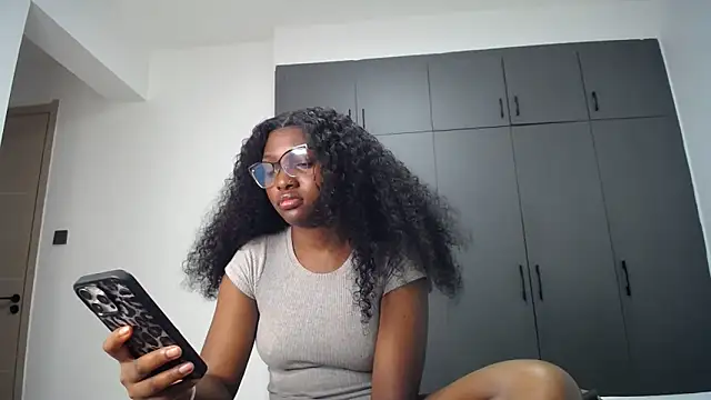 Snapshot of Pretty_Liya08 chatting on May 17, 2026, 5:46 pm Pretty Liya08 online show from May 17, 2026, 5:46 pm