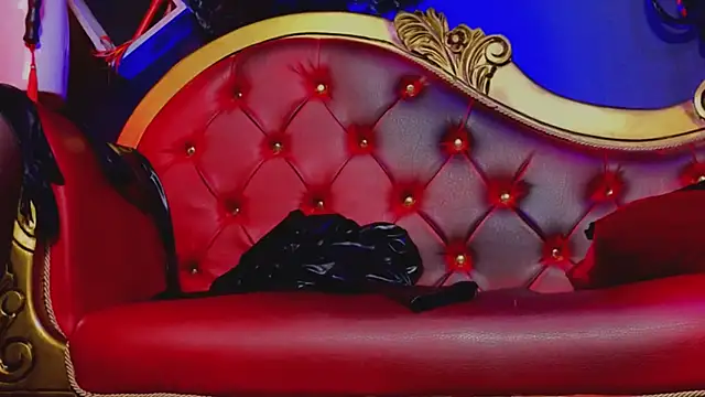 PerlaDivaio online show from February 19, 2025, 2:01 pm