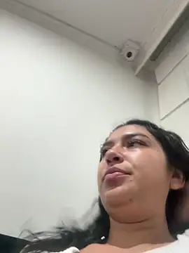 dayra angels online show from October 3, 2025, 7:04 pm