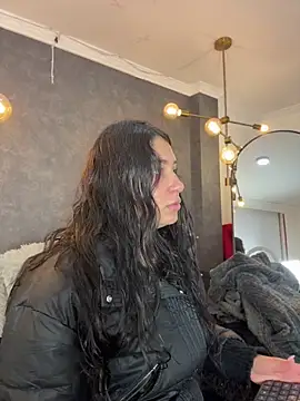 dayra angels online show from April 16, 2026, 9:15 pm