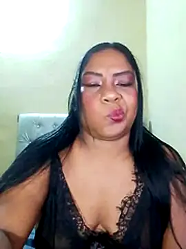 rosmery-navarro online show from December 17, 2025, 5:12 am