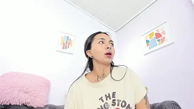 Snapshot of miss_soffi_ chatting on November 6, 2025, 12:20 pm miss soffi online show from November 6, 2025, 12:20 pm