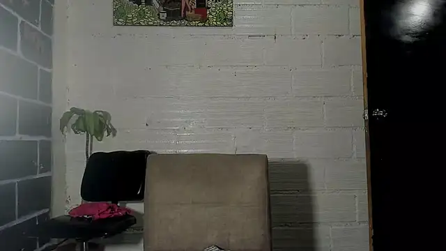 sarasandle online show from March 22, 2025, 5:06 am