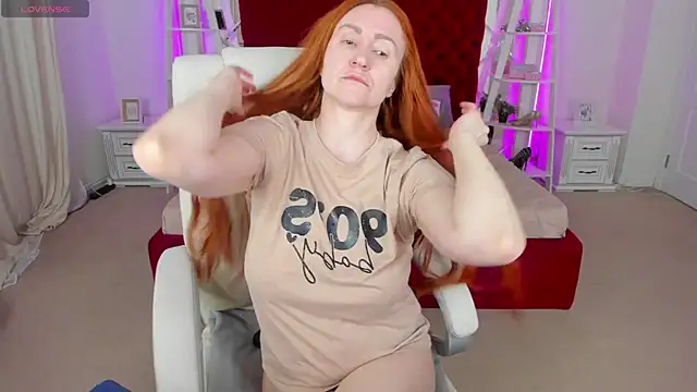 Snapshot of Kamilla_Hot chatting on May 8, 2026, 5:33 am Kamilla Hot online show from May 8, 2026, 5:33 am