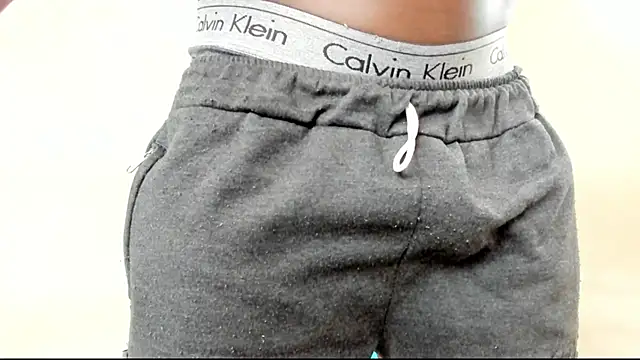 Black Master19cm online show from March 5, 2025, 6:45 pm