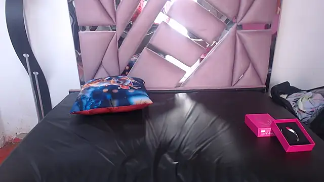 Snapshot of morenahott1 chatting on January 15, 2026, 12:52 pm morenahott1 online show from January 15, 2026, 12:52 pm