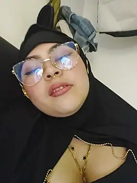 Hana    online show from March 26, 2026, 11:13 pm