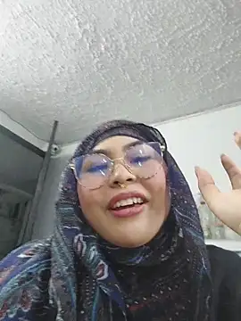 Snapshot of Hana___ chatting on April 16, 2026, 9:39 pm Hana online show from April 16, 2026, 9:39 pm