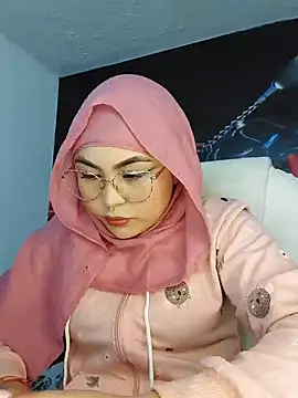 Snapshot of Hana___ chatting on April 18, 2026, 9:37 pm Hana online show from April 18, 2026, 9:37 pm
