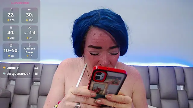 Kittywhiteass online show from January 18, 2026, 11:57 am