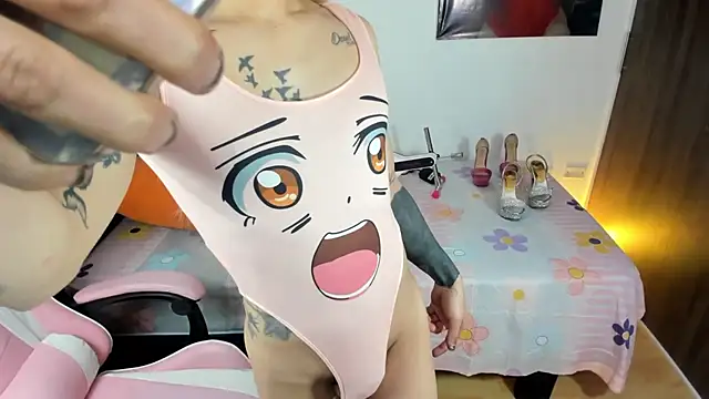 queenramoona-hot online show from November 22, 2025, 5:12 pm