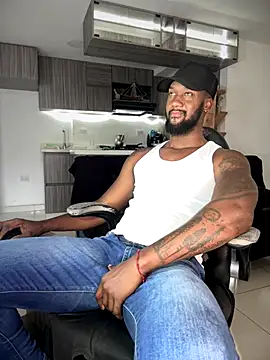 Snapshot of blackdrey18 chatting on September 24, 2025, 1:17 pm blackdrey18 online show from September 24, 2025, 1:17 pm