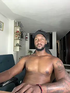 Snapshot of blackdrey18 chatting on February 10, 2025, 1:44 pm blackdrey18 online show from February 10, 2025, 1:44 pm
