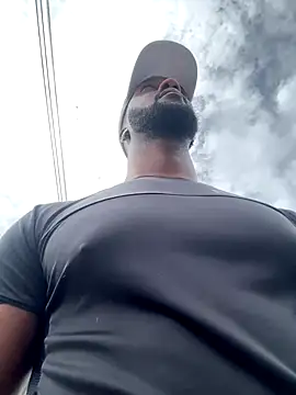 blackdrey18 online show from November 14, 2025, 4:32 pm