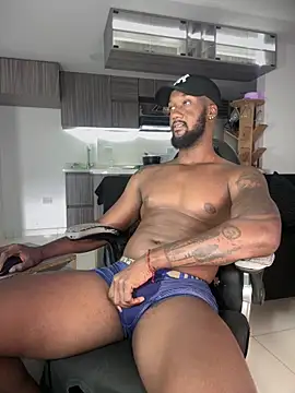 Snapshot of blackdrey18 chatting on September 12, 2025, 7:35 pm blackdrey18 online show from September 12, 2025, 7:35 pm