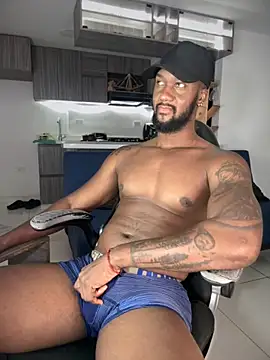 Snapshot of blackdrey18 chatting on October 6, 2025, 2:29 pm blackdrey18 online show from October 6, 2025, 2:29 pm