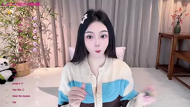 Snapshot of GeGe_Highness chatting on December 13, 2024, 11:02 am GeGe Highness online show from December 13, 2024, 11:02 am