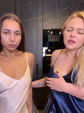 Snapshot of Keep_us_wild chatting on February 6, 2025, 11:58 pm Keep us wild online show from February 6, 2025, 11:58 pm