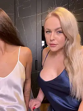 Snapshot of Keep_us_wild chatting on February 19, 2025, 11:36 pm Keep us wild online show from February 19, 2025, 11:36 pm