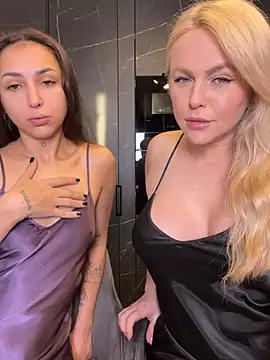 Snapshot of Keep_us_wild chatting on March 17, 2025, 10:08 pm Keep us wild online show from March 17, 2025, 10:08 pm