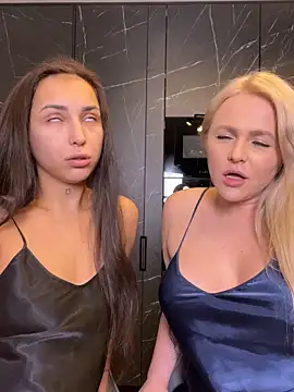 Snapshot of Keep_us_wild chatting on February 23, 2025, 4:50 am Keep us wild online show from February 23, 2025, 4:50 am