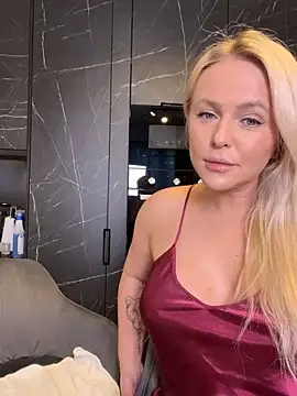 Snapshot of Keep_us_wild chatting on January 6, 2025, 4:47 am Keep us wild online show from January 6, 2025, 4:47 am