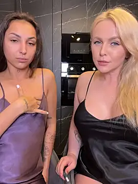 Snapshot of Keep_us_wild chatting on March 21, 2025, 4:28 am Keep us wild online show from March 21, 2025, 4:28 am