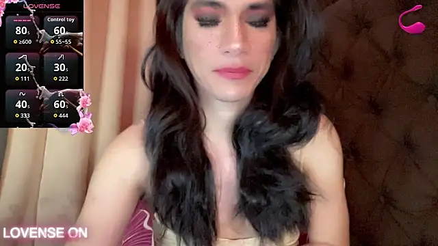 Snapshot of QUEEN_LILITH chatting on May 11, 2026, 7:32 am QUEEN LILITH online show from May 11, 2026, 7:32 am