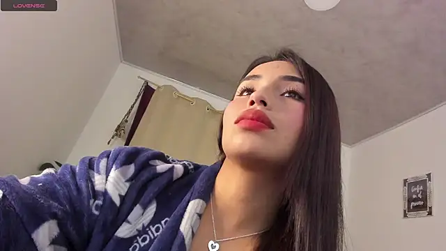 Snapshot of alicia_rouusel chatting on December 15, 2024, 12:40 am alicia rouusel online show from December 15, 2024, 12:40 am