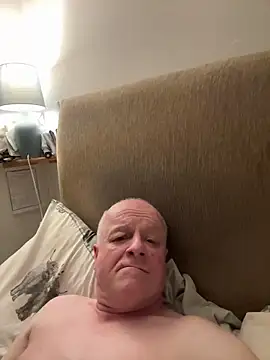 locallad88 online show from November 11, 2025, 8:14 pm