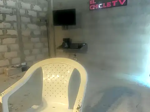 Snapshot of EL-CHICLE-TV chatting on January 15, 2025, 2:35 pm EL-CHICLE-TV online show from January 15, 2025, 2:35 pm