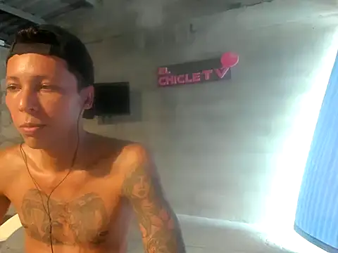 Snapshot of EL-CHICLE-TV chatting on January 11, 2025, 9:46 pm EL-CHICLE-TV online show from January 11, 2025, 9:46 pm
