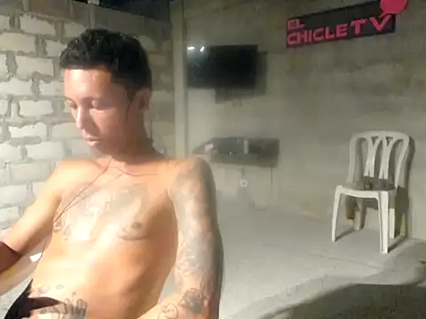 Snapshot of EL-CHICLE-TV chatting on December 23, 2024, 9:49 am EL-CHICLE-TV online show from December 23, 2024, 9:49 am