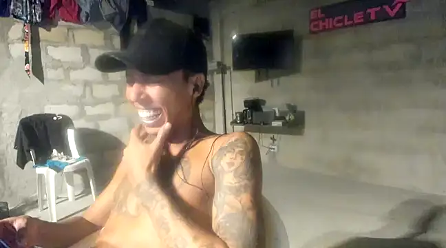 Snapshot of EL-CHICLE-TV chatting on February 12, 2025, 7:13 am EL-CHICLE-TV online show from February 12, 2025, 7:13 am