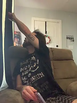 KcCumz19 online show from December 15, 2025, 5:19 pm