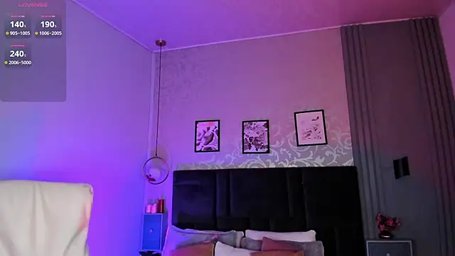 Snapshot of Lara_bombshell chatting on February 19, 2025, 11:14 pm Lara bombshell online show from February 19, 2025, 11:14 pm