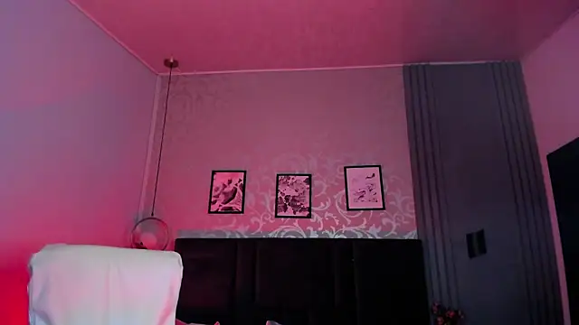 Snapshot of Lara_bombshell chatting on February 21, 2025, 10:26 pm Lara bombshell online show from February 21, 2025, 10:26 pm