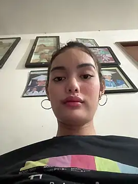 AlexandraMooree online show from February 14, 2025, 12:03 pm