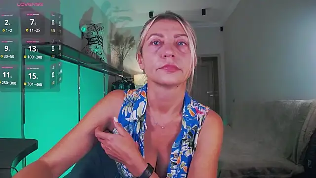 ZoeGrant online show from October 1, 2025, 7:51 pm