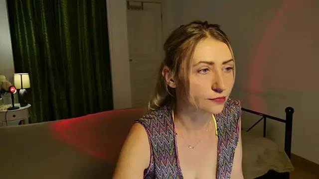 ZoeGrant online show from May 15, 2026, 6:06 pm
