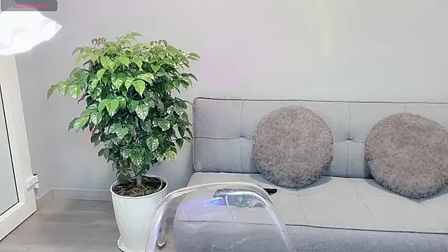 Snapshot of Mya_Lee chatting on March 1, 2026, 5:46 pm Mya Lee online show from March 1, 2026, 5:46 pm