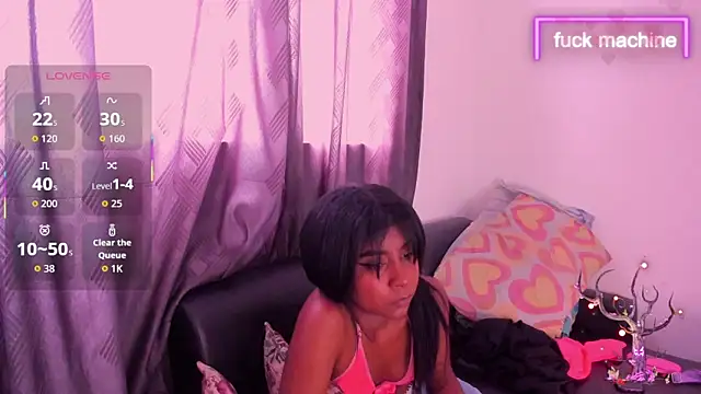 Snapshot of CuteEbony1 chatting on October 3, 2025, 5:03 pm CuteEbony1 online show from October 3, 2025, 5:03 pm