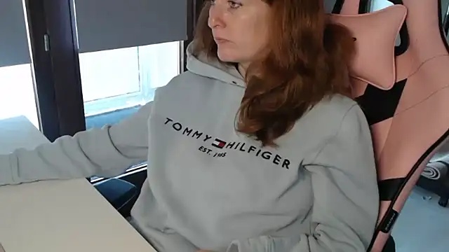 Snapshot of Exotic-Desire chatting on October 9, 2025, 7:31 am Exotic-Desire online show from October 9, 2025, 7:31 am