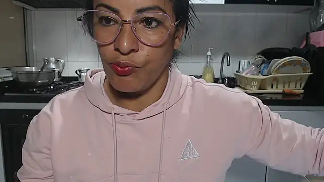 kateleyagrey online show from May 7, 2026, 8:34 pm