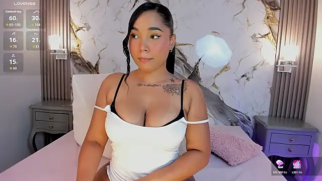 Snapshot of TianaaJackson chatting on June 6, 2026, 8:47 pm TianaaJackson online show from June 6, 2026, 8:47 pm
