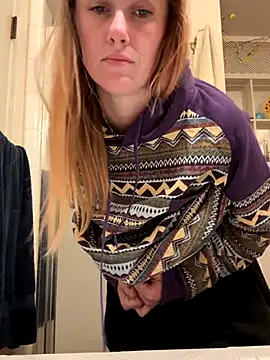 Snapshot of ClumsyLink chatting on November 28, 2025, 11:38 pm ClumsyLink online show from November 28, 2025, 11:38 pm