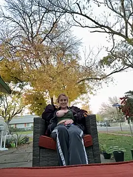 Snapshot of ClumsyLink chatting on December 2, 2025, 12:44 am ClumsyLink online show from December 2, 2025, 12:44 am