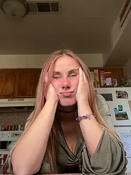 Snapshot of ClumsyLink chatting on November 23, 2025, 9:03 pm ClumsyLink online show from November 23, 2025, 9:03 pm